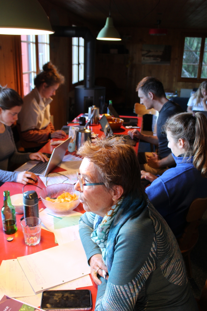 Intensive Gruppenarbeiten auf dem Jaunpass Consciente Schweiz in intensiven Gruppenarbeiten